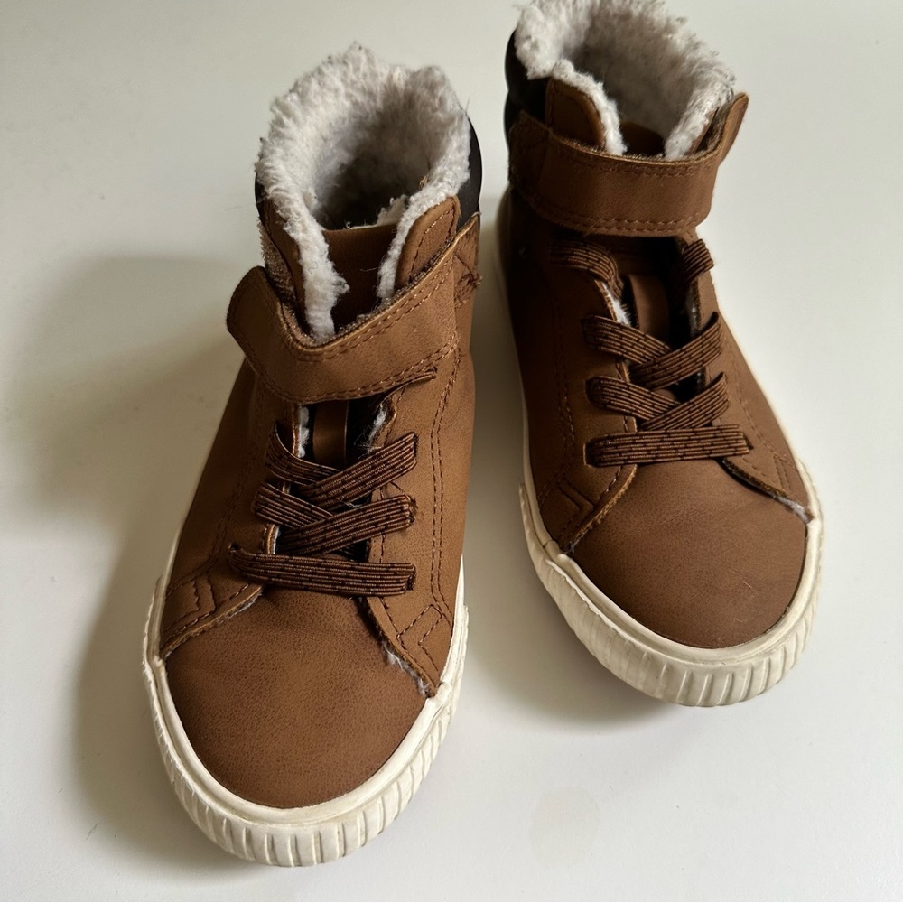 Insulated high top sneakers